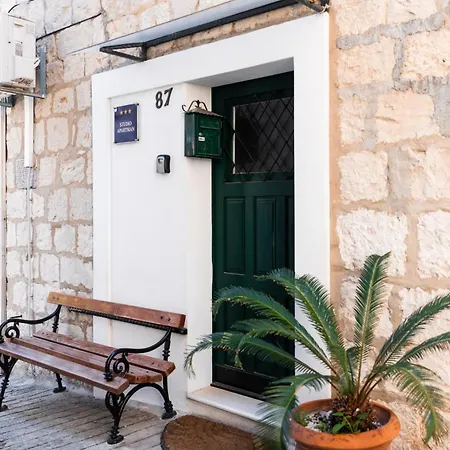 Kontra Appartement *