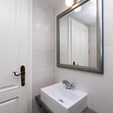 Apartment Kontra Split